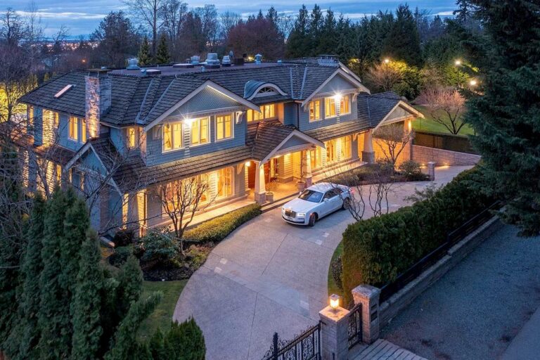 Grand yet Totally Private, This C$28,880,000 Urban Oasis Satisfies Every Need of Your Family in Vancouver