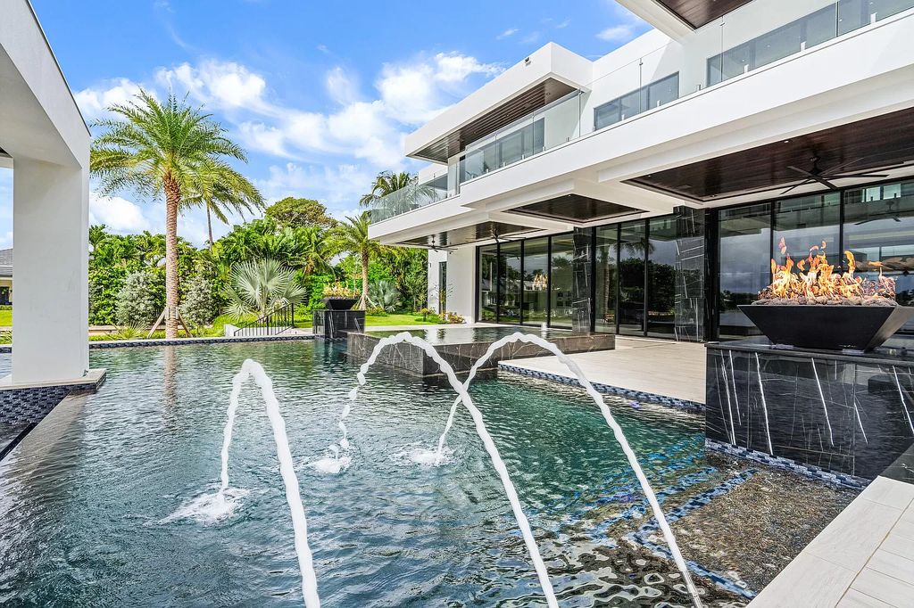 Inside-A-Breathtaking-Intracoastal-Waterfront-Mansion-in-Lake-Worth-Asking-for-29999000-13