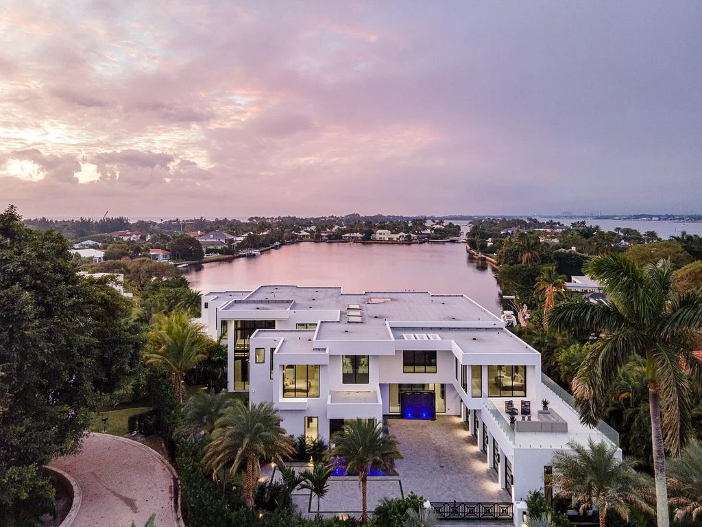 Inside-A-Breathtaking-Intracoastal-Waterfront-Mansion-in-Lake-Worth-Asking-for-29999000-32