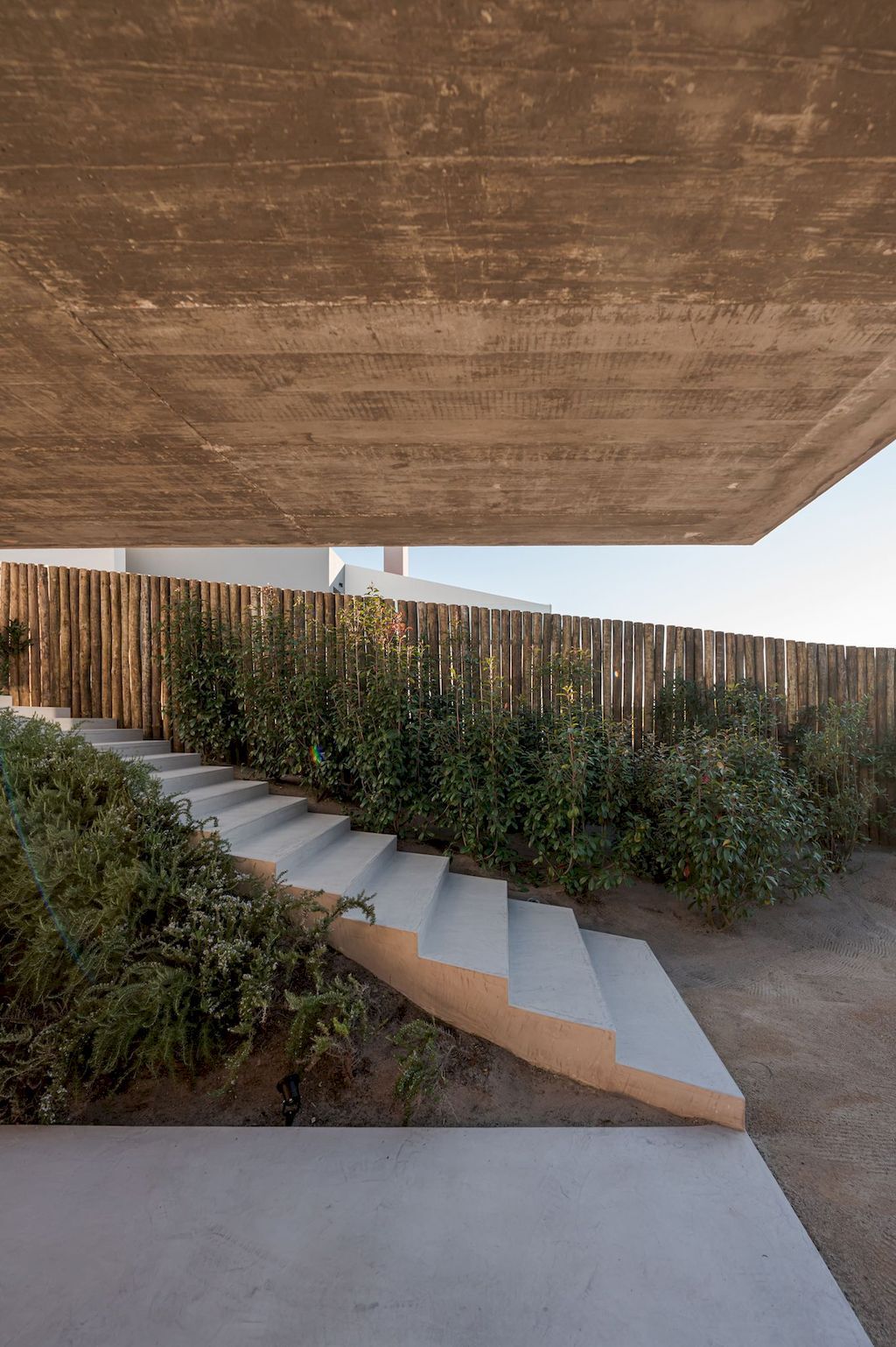 L2 House, Elegant Home in Portugal by Pereira Miguel Arquitectos