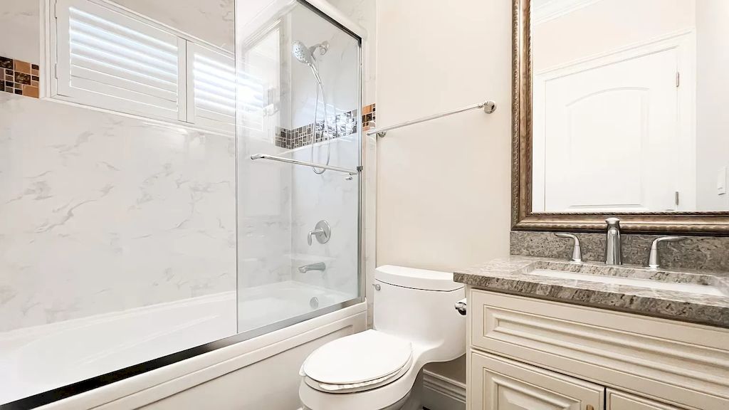 A small shower with a sliding door is a practical and stylish option for those with limited space. The sliding door takes up less space than a traditional swinging door, allowing for more room in your bathroom. You can also choose from different styles and materials to create a customized look that suits your taste.