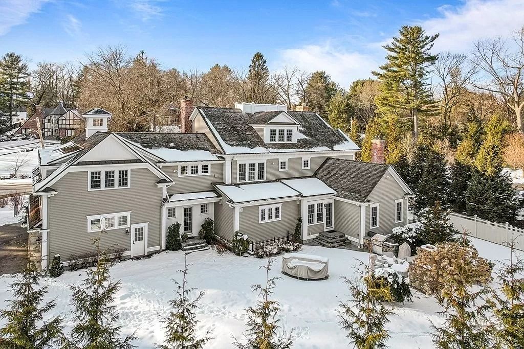 Luxury-Property-with-Timeless-Architecture-and-State-of-the-art-Technology-in-Massachusetts-Listed-at-4995000-36