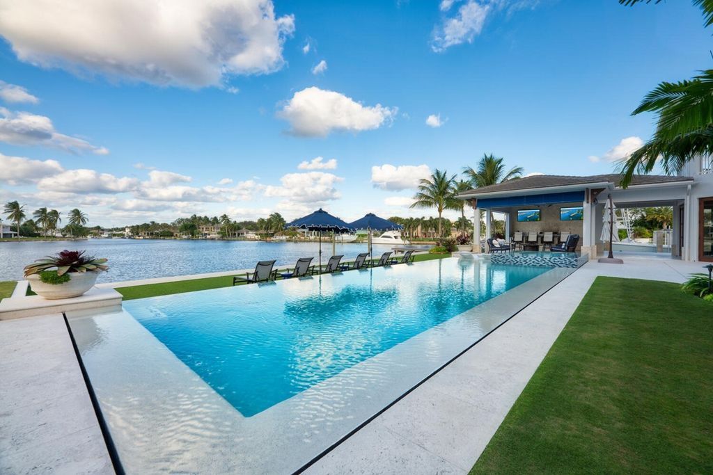 Magnificent-Custom-Built-Home-located-on-A-Breathtaking-Lot-in-North-Palm-Beach-Asking-for-14900000-29