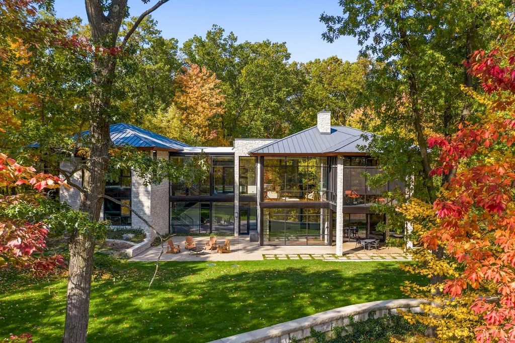 Make-this-Peaceful-Private-and-Relaxing-Oasis-Yours-in-Michigan-at-the-Cost-of-3099000-36