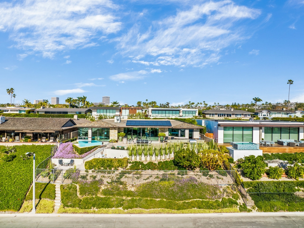 Meticulously-Completed-Corona-Del-Mar-Home-in-Coveted-Irvine-Terrace-Estates-Selling-for-12500000-11