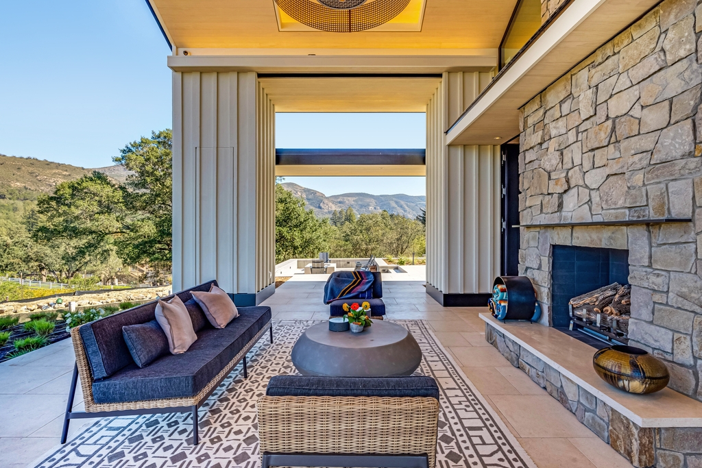 The Farmhouse in Napa is a Newly built residential compound with exceptional custom finishes and super high end amenities now available for sale. This home located at 2111 Monticello Rd, Napa, California