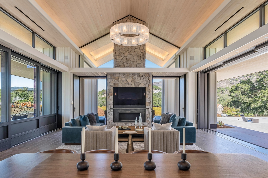 The Farmhouse in Napa is a Newly built residential compound with exceptional custom finishes and super high end amenities now available for sale. This home located at 2111 Monticello Rd, Napa, California