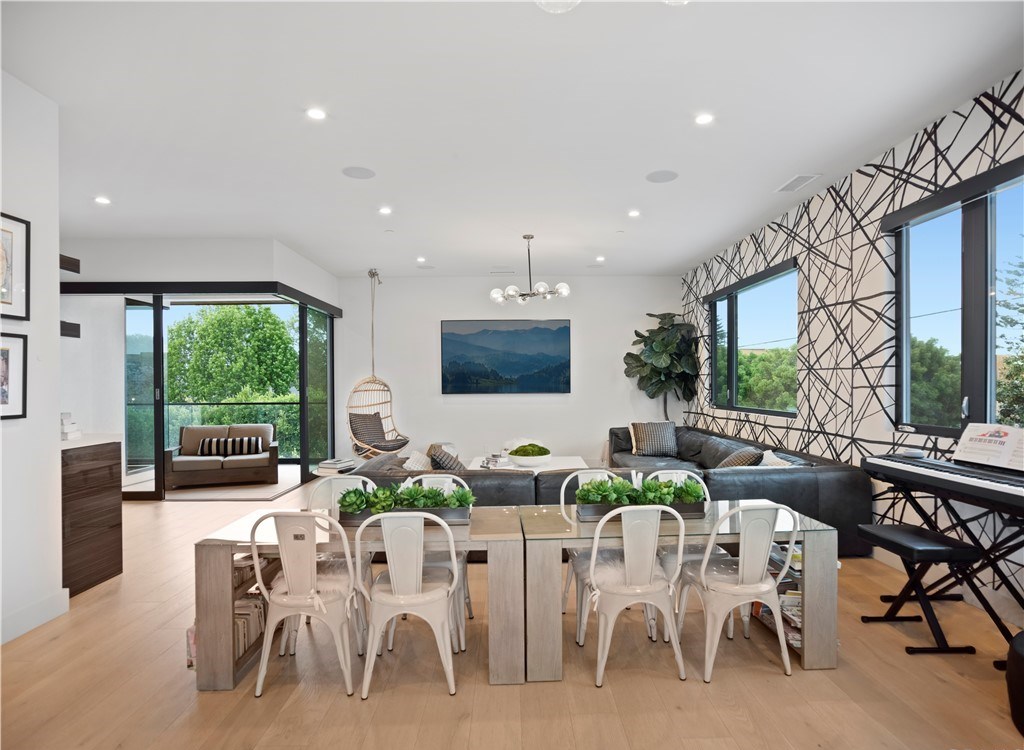 The Home in Newport Beach is a soft contemporary residence located in the highly sought-after Newport Heights neighborhood now available for sale. This home located at 2617 Clay St, Newport Beach, California; 