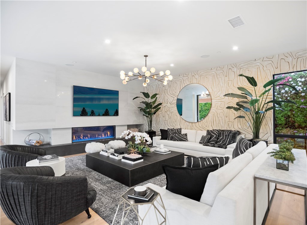 The Home in Newport Beach is a soft contemporary residence located in the highly sought-after Newport Heights neighborhood now available for sale. This home located at 2617 Clay St, Newport Beach, California; 