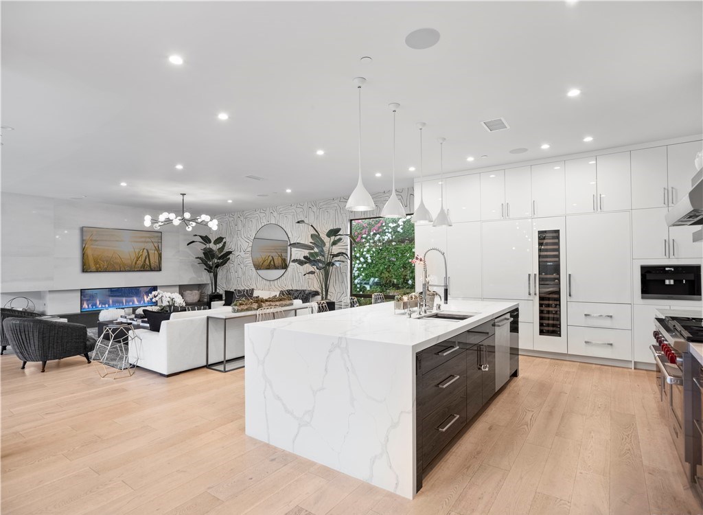 The Home in Newport Beach is a soft contemporary residence located in the highly sought-after Newport Heights neighborhood now available for sale. This home located at 2617 Clay St, Newport Beach, California; 