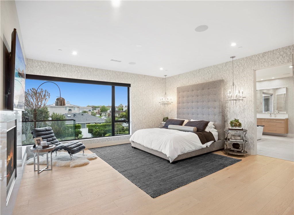 The Home in Newport Beach is a soft contemporary residence located in the highly sought-after Newport Heights neighborhood now available for sale. This home located at 2617 Clay St, Newport Beach, California; 