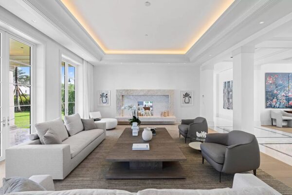 A $52,500,000 New mansion on Palm Beach island with gorgeous views