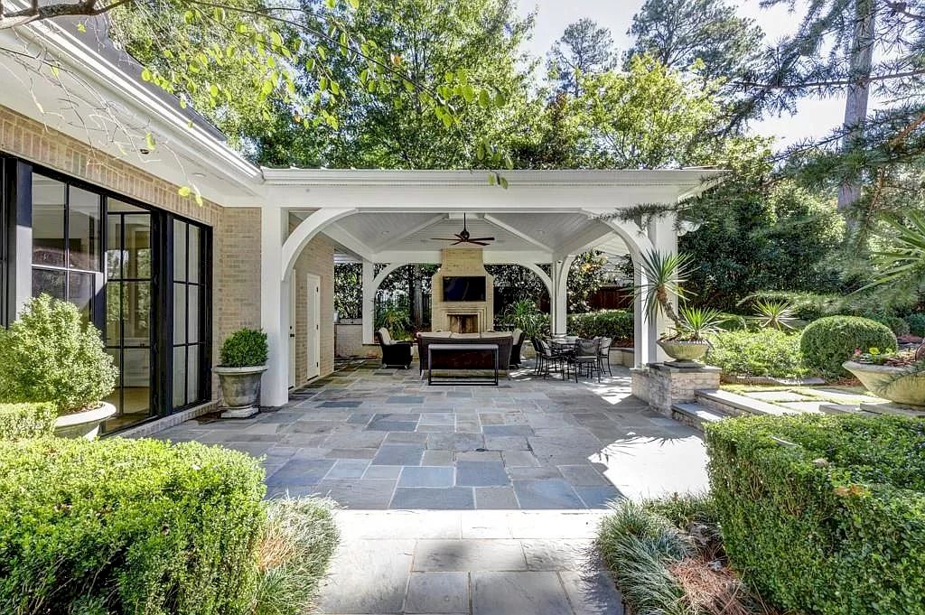 Perfect-House-of-Combination-of-Historic-Charm-with-Modern-Open-Floor-Plan-for-Today-Lifestyle-in-Georgia-Listed-at-3500000-11