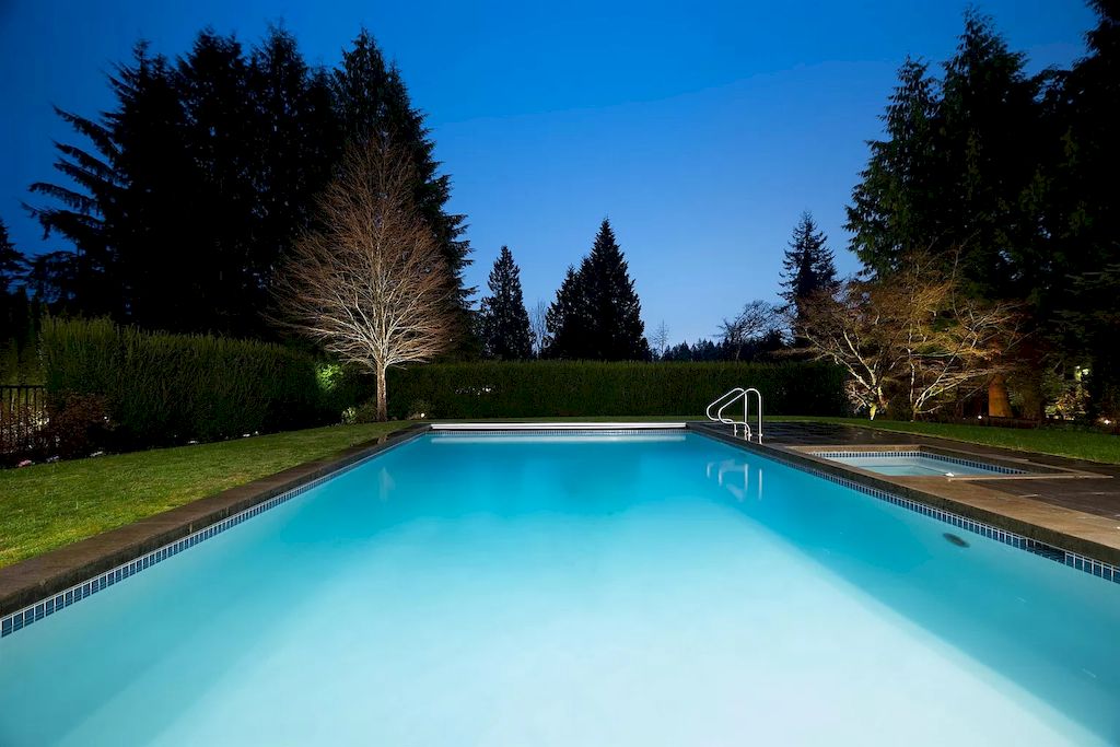 Private-Gated-Mansion-in-West-Vancouver-with-Beautiful-Gardens-Lists-for-C6899000-23