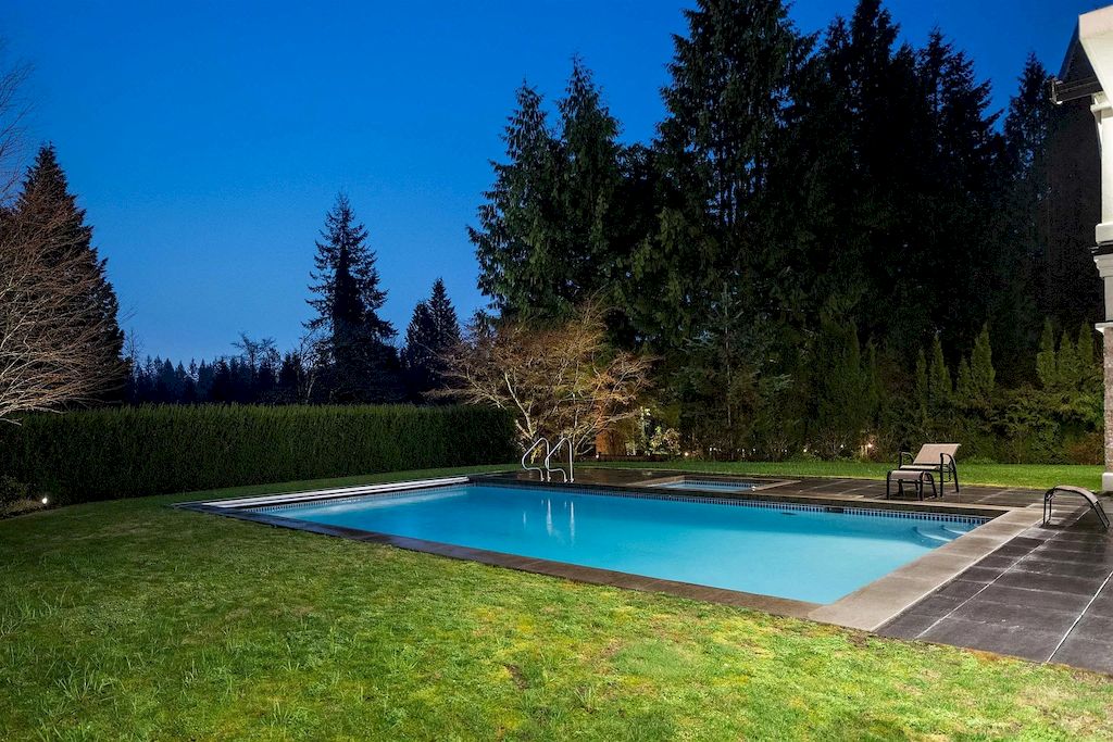 Private-Gated-Mansion-in-West-Vancouver-with-Beautiful-Gardens-Lists-for-C6899000-28-1