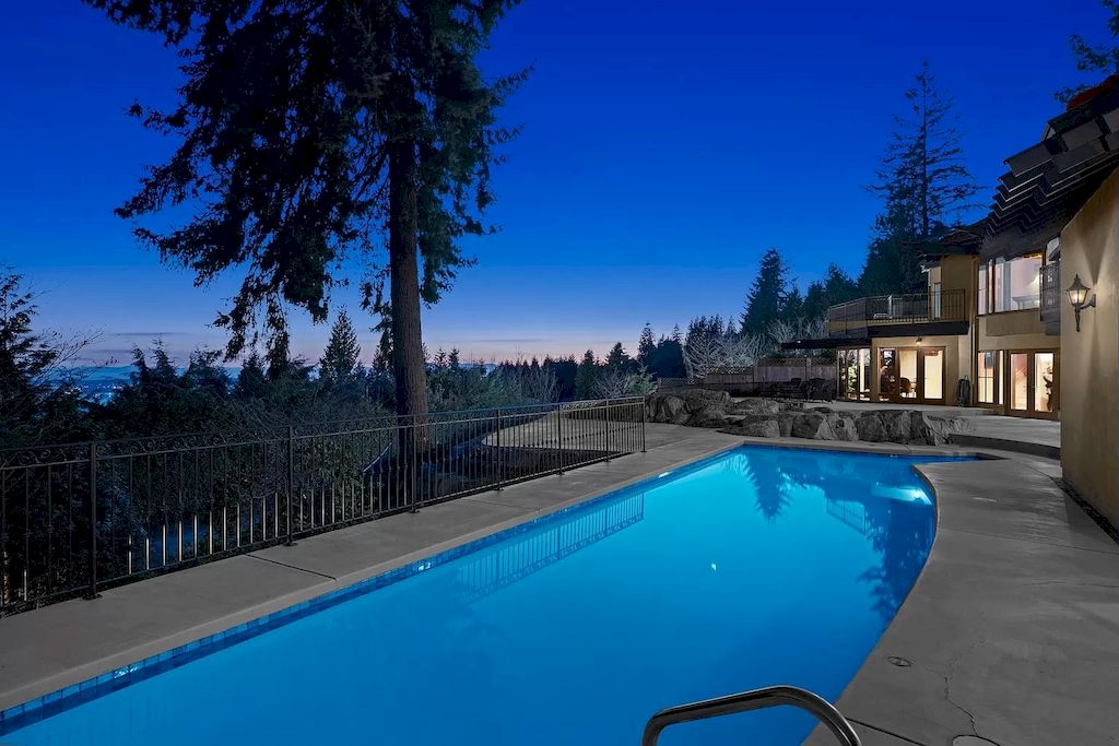 The Villa in West Vancouver is ideal home for entertaining family & friends now available for sale. This home located at 1147 Eyremount Dr, West Vancouver, BC V7S 2C4, Canada