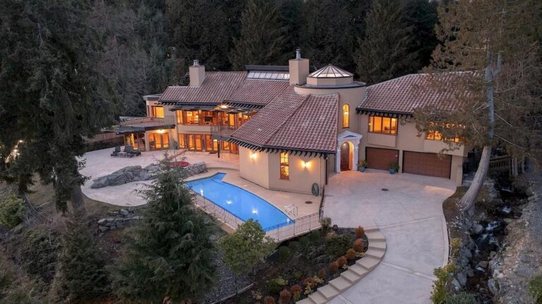 Sensational Tuscan Villa in West Vancouver with Stunning Views Prices at C$7,680,000