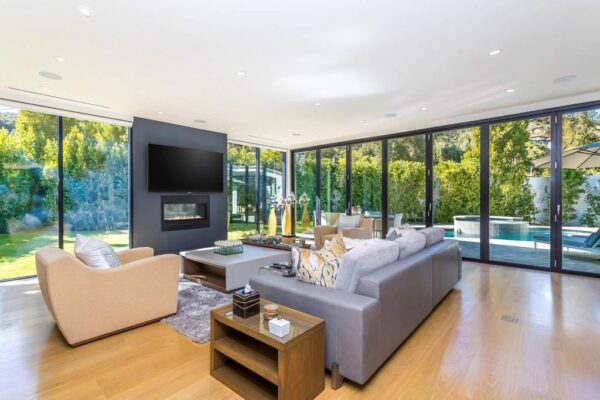 $6,500,000 Sophisticated California Mid-Century Home in Beverly Hills