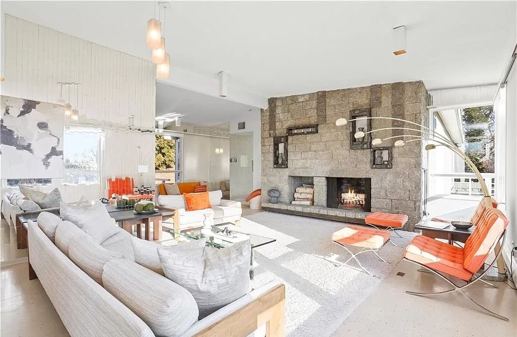 The Home in Connecticut is a luxurious home evoking the essence of mid-century modern now available for sale. This home located at 295 Compo Rd S, Westport, Connecticut; offering 04 bedrooms and 04 bathrooms with 4,593 square feet of living spaces.