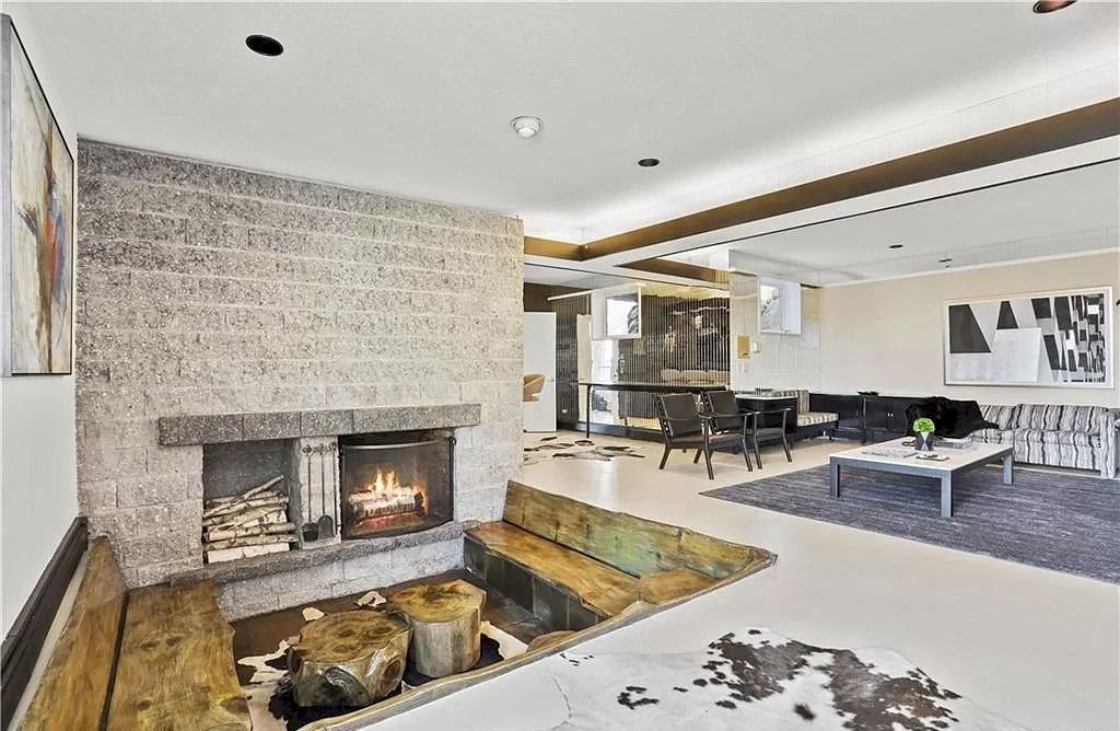 The Home in Connecticut is a luxurious home evoking the essence of mid-century modern now available for sale. This home located at 295 Compo Rd S, Westport, Connecticut; offering 04 bedrooms and 04 bathrooms with 4,593 square feet of living spaces.