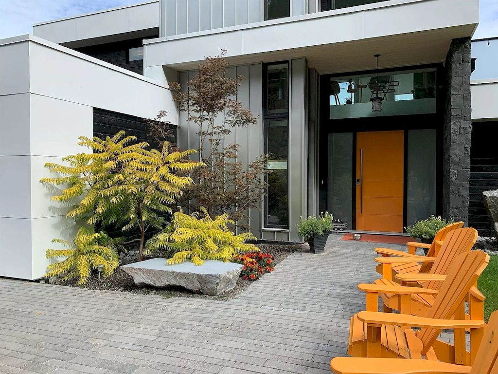 The House in Whistler has the bone structure, premium steel framing, makes for extra energy efficiency, incredible design options and healthy environment, now available for sale