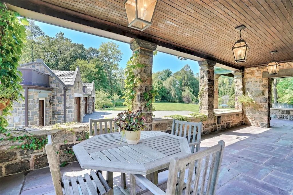 Spectacular-Stone-Mansion-in-New-Jersey-Hits-Market-for-7500000-8