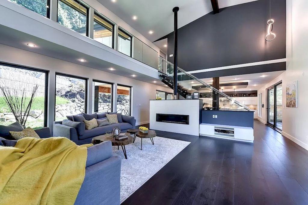 Spectacular-Ultra-Modern-Luxury-Home-Overlooking-the-Ocean-Lists-for-C3880000-in-British-Columbia-39