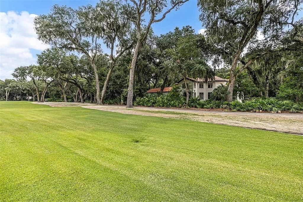 The Home in Georgia is a luxurious home fully furnished with comfort and elegance now available for sale. This home located at 316 Forest Oaks, Saint Simons Island, Georgia; offering 05 bedrooms and 07 bathrooms with 7,586 square feet of living spaces. 