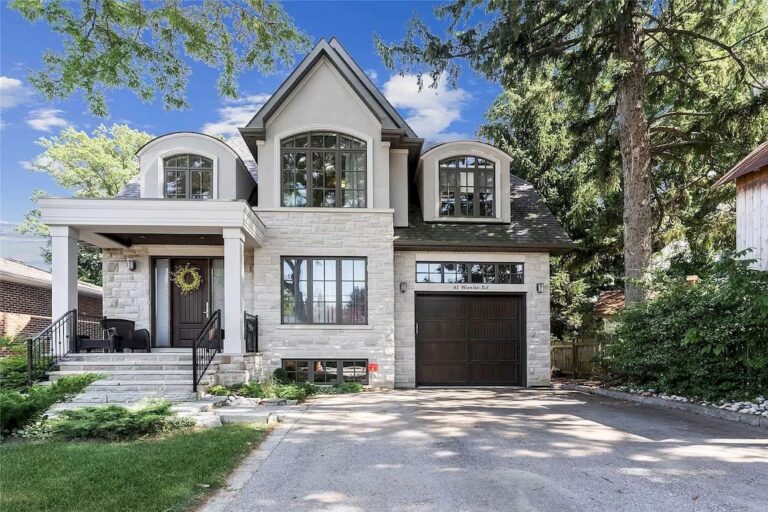 Stunning Open Concept Home in Mississauga Prices at C$3,299,000