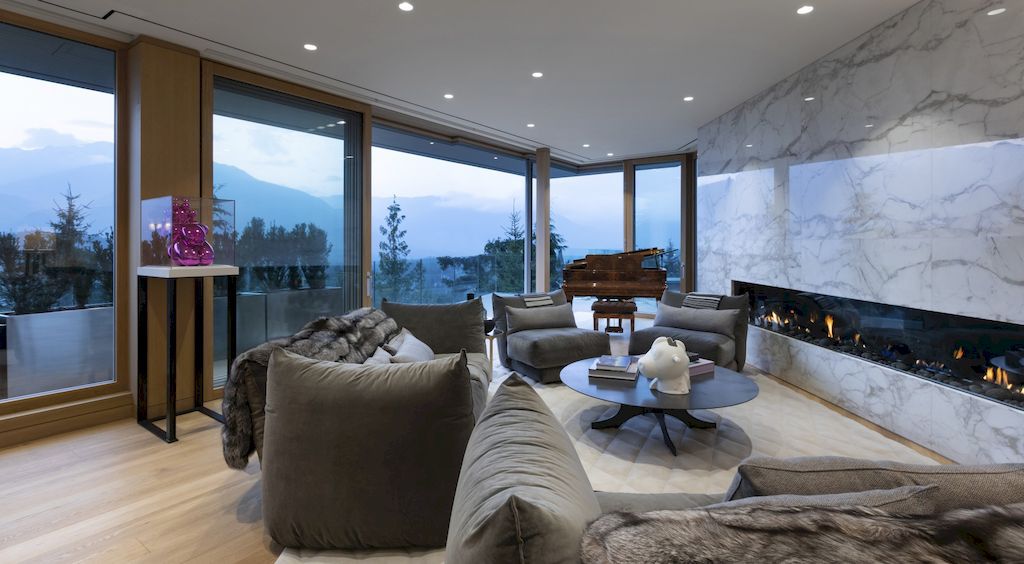 Sunridge-House-Stunning-3-level-Project-in-Canada-by-McClean-Design-8