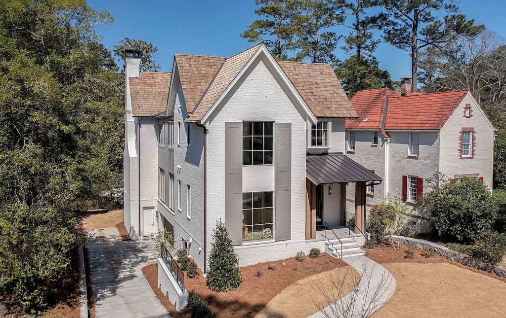 The Home in Georgia is a luxurious home featuring outstanding kitchen system now available for sale. This home located at 942 Plymouth Rd NE, Atlanta, Georgia; offering 06 bedrooms and 07 bathrooms with 5,175 square feet of living spaces.
