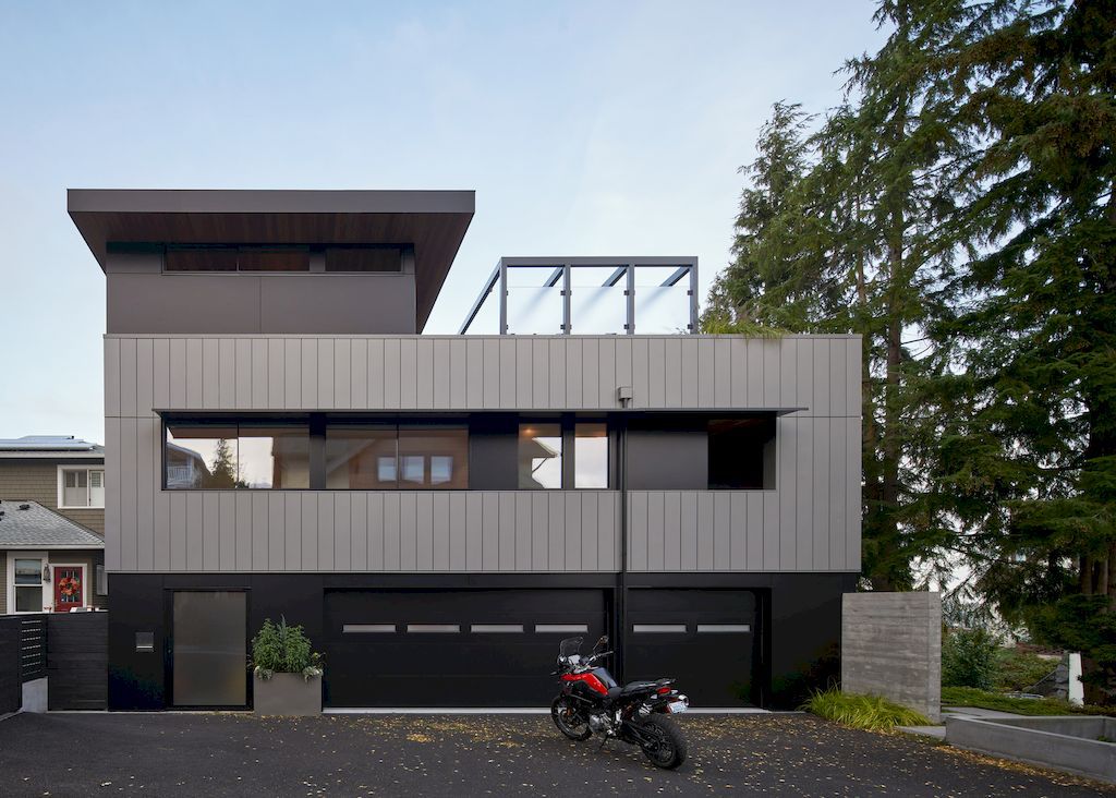 The Perch House with Verdant Courtyard in Seattle by Chadbourne + Doss