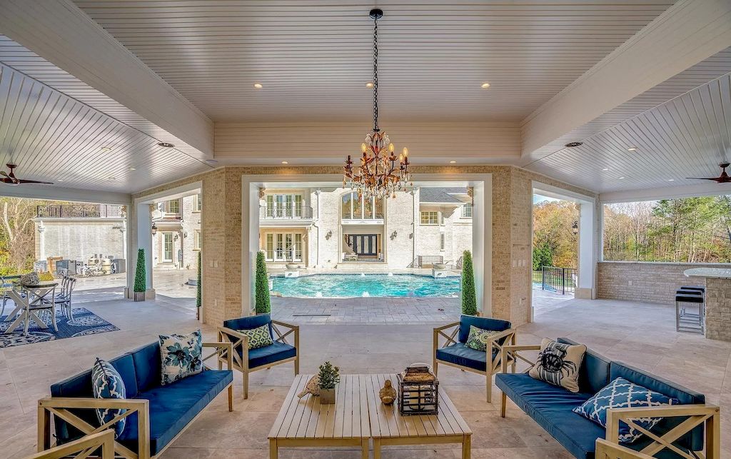 The Home in Virginia is a luxurious hilltop estate constructed of timeless materials now available for sale. This home located at 8911 Georgetown Pike, Mc Lean, Virginia; offering 06 bedrooms and 09 bathrooms with 21,337 square feet of living spaces.