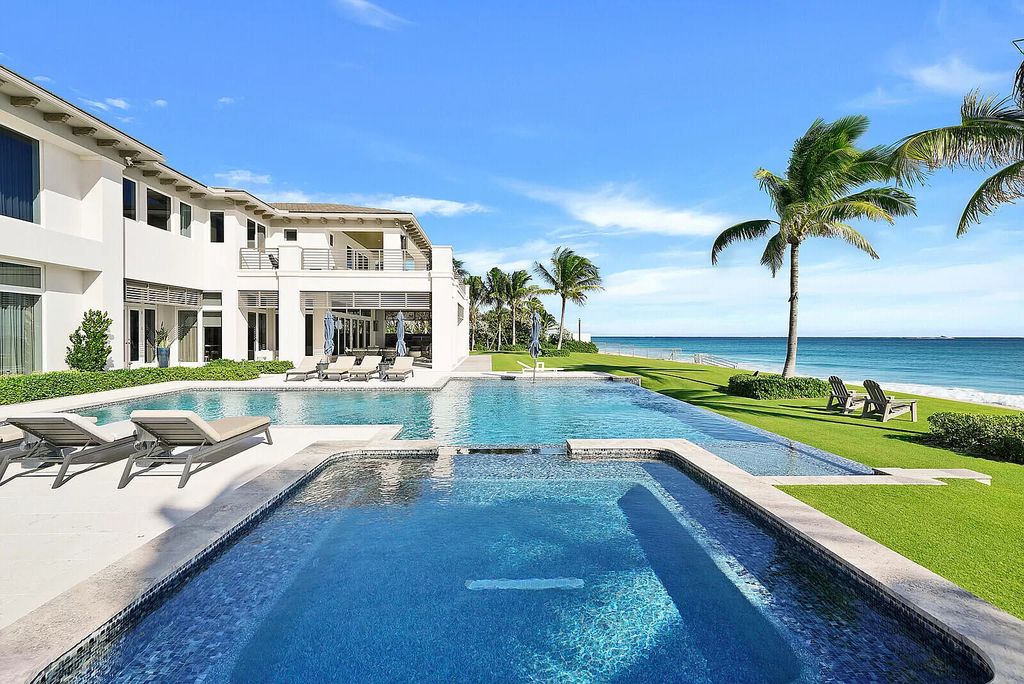 This-106000000-Florida-Mega-Mansion-is-The-Most-Amazing-Estate-Ever-Built-in-Lake-Worth-35