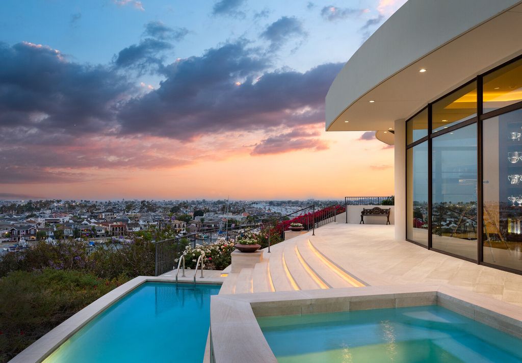 This-16800000-Pristine-Single-Story-Contemporary-Home-in-Corona-Del-Mar-is-An-Astounding-Architectural-Masterpiece-1