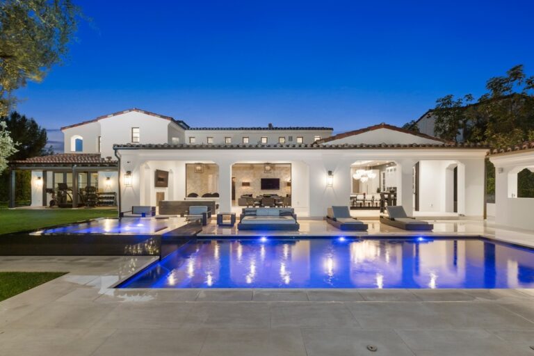 16 995 000 Home In Newport Beach Showcases Unparalleled Luxury Living   This 16995000 Custom Home In Newport Beach Showcases Unparalleled Luxury Living 2 768x512 