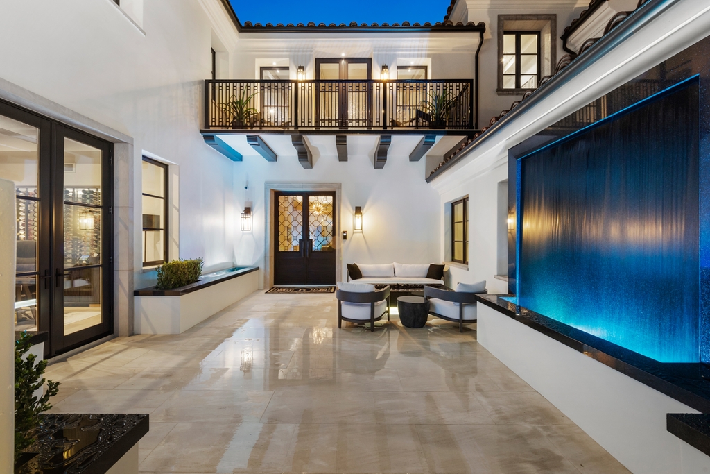 This-16995000-Custom-Home-in-Newport-Beach-Showcases-Unparalleled-Luxury-Living-4