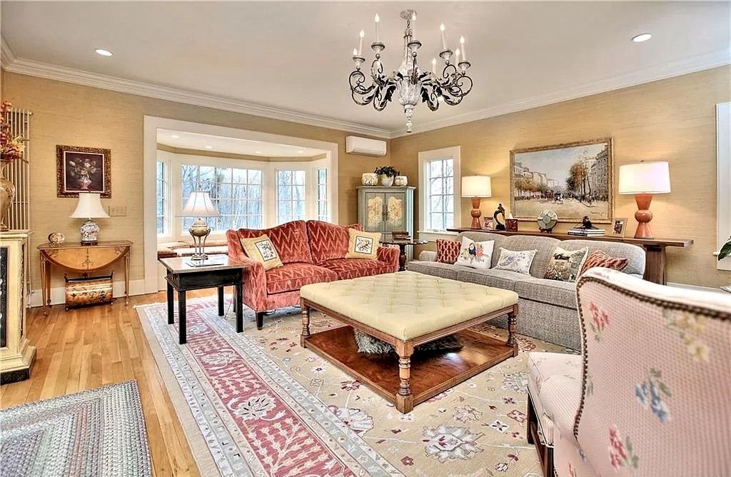 The Home in Connecticut is a luxurious home which is renovated and decorated for today lifestyle with modern amenities now available for sale. This home located at 25 Canoe Hill Rd, New Canaan, Connecticut; offering 06 bedrooms and 05 bathrooms with 6,185 square feet of living spaces.