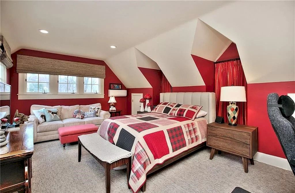 High-energy, bold yet mellow, choosing red velvet for Bedroom Paint Ideas was the right decision. To enhance the contrast of colors, choose neutral tones for the ceiling and carpet. This ensures that your bedroom is still attractive and avoids using red tones for the entire room, making the overall look too bright and causing eye strain.
