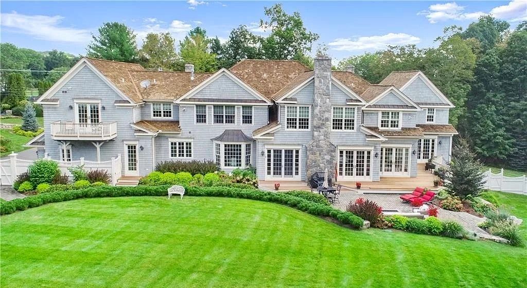 The Home in Connecticut is a luxurious home upgraded with special features, beautiful exterior and landscaping now available for sale. This home located at 64 Old Redding Rd, Weston, Connecticut; offering 05 bedrooms and 09 bathrooms with 11,450 square feet of living spaces.