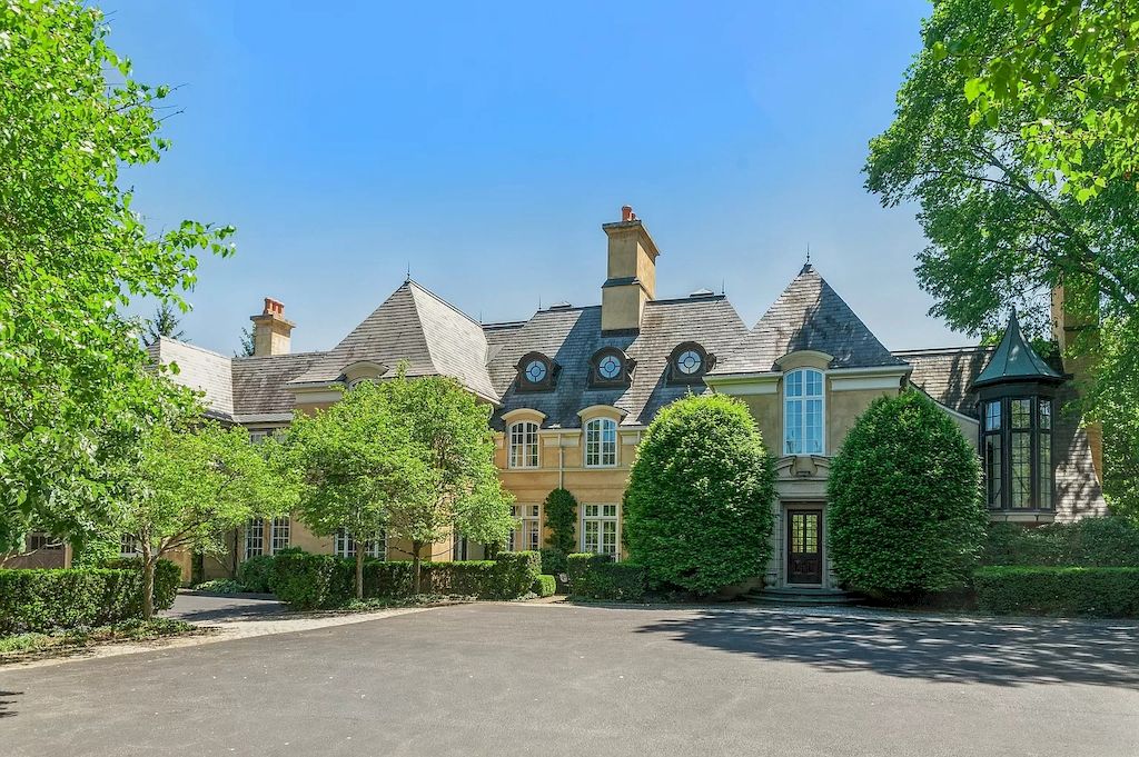 This-5700000-Private-Estate-in-Illinois-Defines-Phenomenal-Architecture-Design-with-Outstanding-Craftsmanship-10