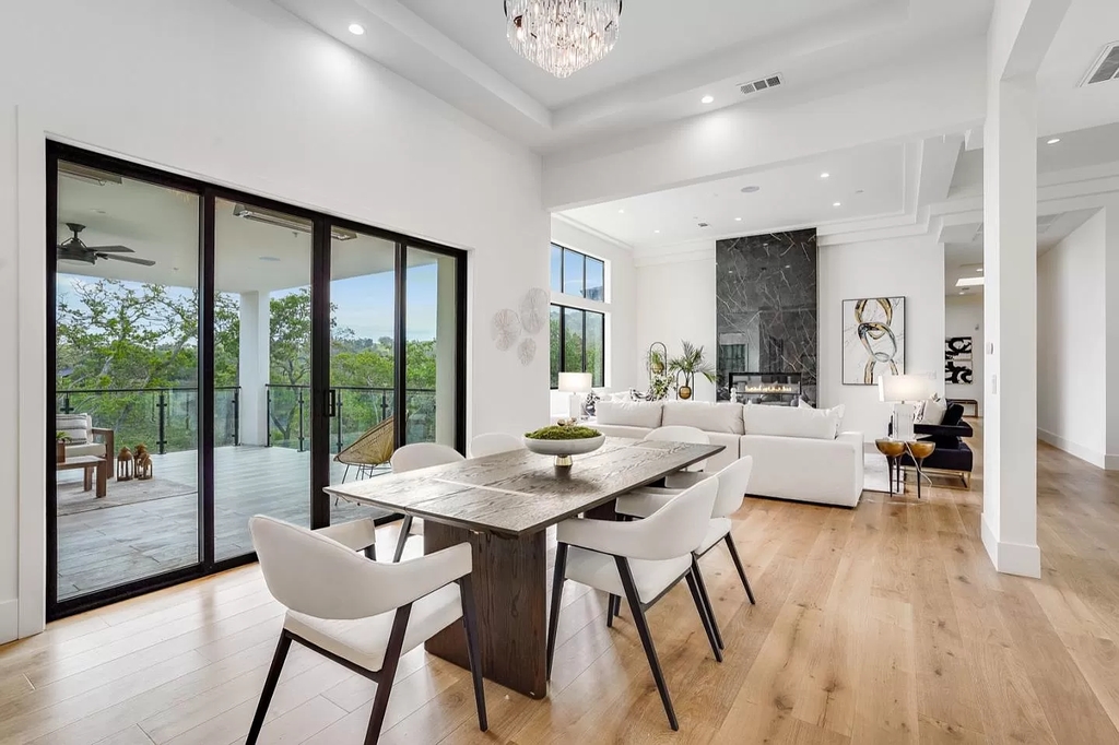 This-5850000-Stunning-New-Construction-Home-in-San-Jose-has-An-Emphasis-on-Sleekness-and-Endless-Views-18