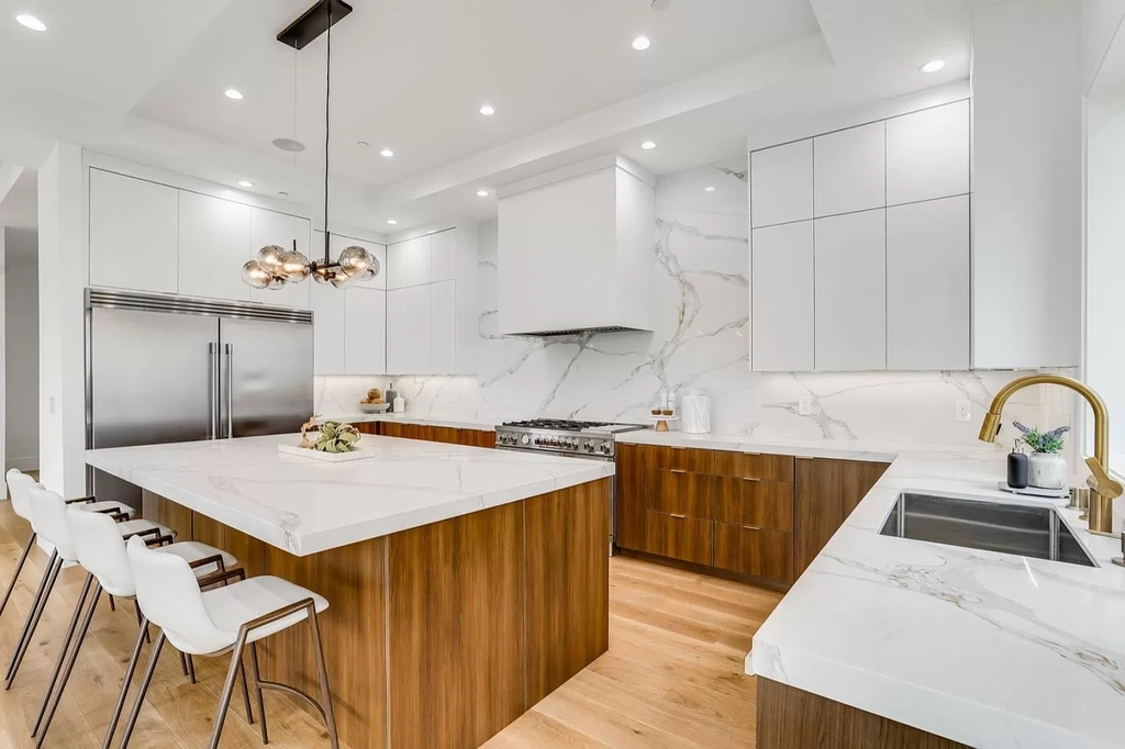 The Home in San Jose is a luxurious modern property has an emphasis on sleekness now available for sale. This home located at 7165 Red Holly Ct, San Jose, California