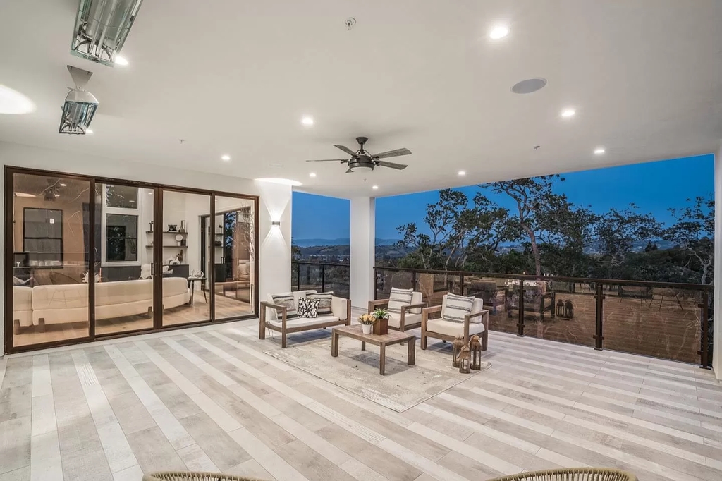 This-5850000-Stunning-New-Construction-Home-in-San-Jose-has-An-Emphasis-on-Sleekness-and-Endless-Views-20