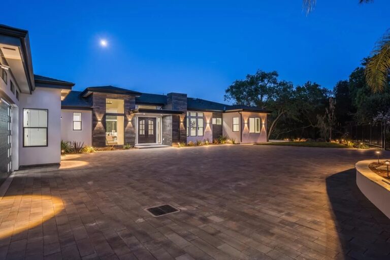 5,850,000 Stunning home in San Jose has an emphasis on sleekness