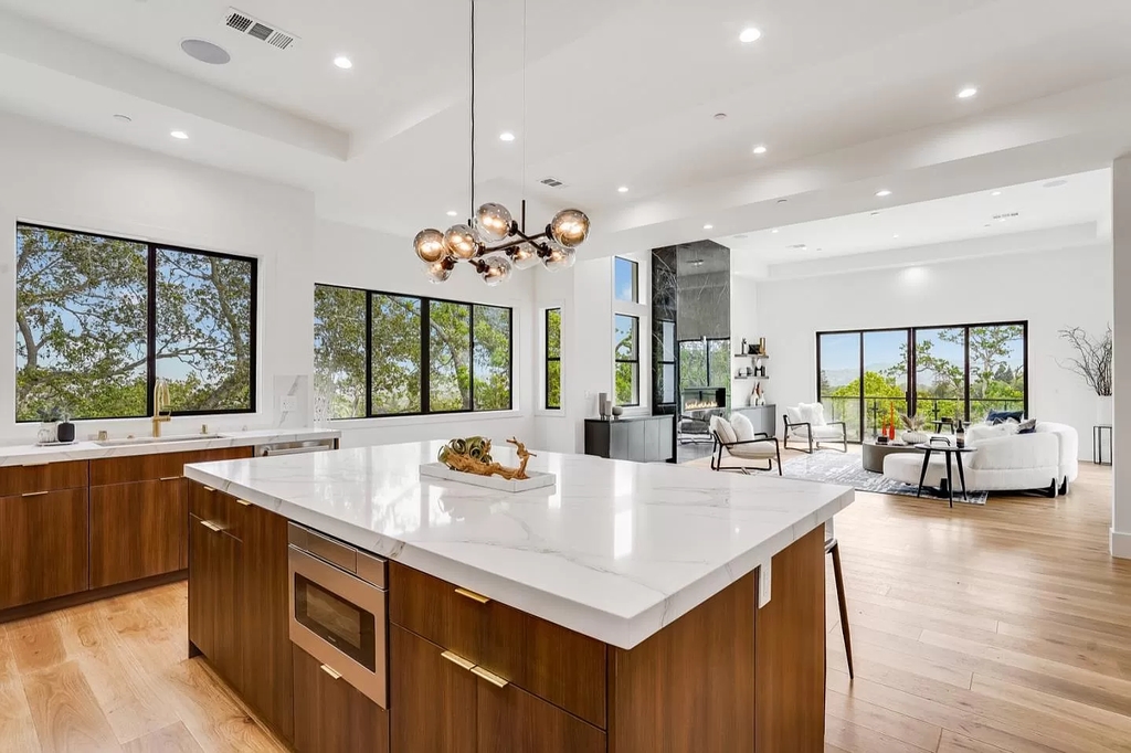 This-5850000-Stunning-New-Construction-Home-in-San-Jose-has-An-Emphasis-on-Sleekness-and-Endless-Views-26