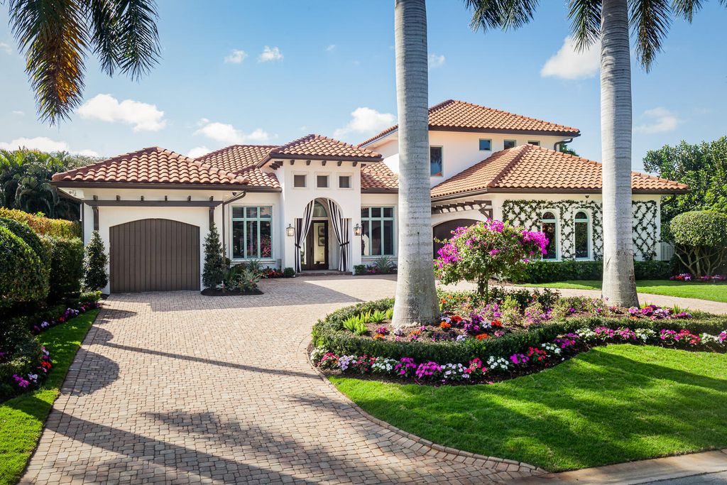 The Home in Naples is a custom residence with glorious southern exposure, soaring ceilings and floor to ceiling windows now available for sale. This home located at 750 Fountainhead Ln, Naples, Florida