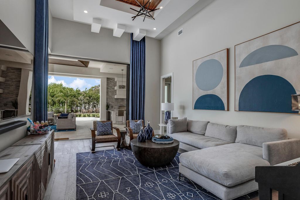 The Home in Naples is a transitional modern residence in highly coveted Pine Ridge showcases a relaxed coastal elegance now available for sale. This home located at 607 Myrtle Rd, Naples, Florida