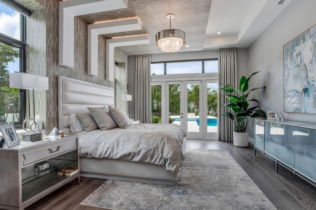 The Home in Naples is a transitional modern residence in highly coveted Pine Ridge showcases a relaxed coastal elegance now available for sale. This home located at 607 Myrtle Rd, Naples, Florida