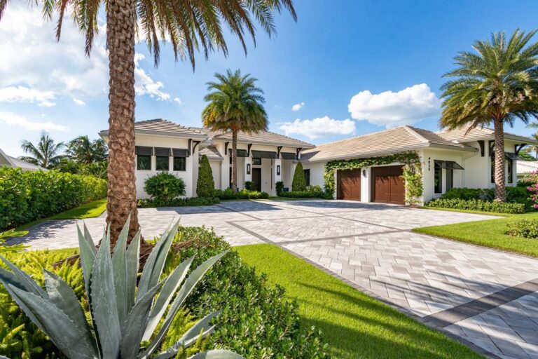 This $6,395,000 Naples Home with Top of The Line Features and Beautiful Lake View